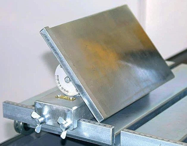 Jpllytisch für Gehrungsschnitte